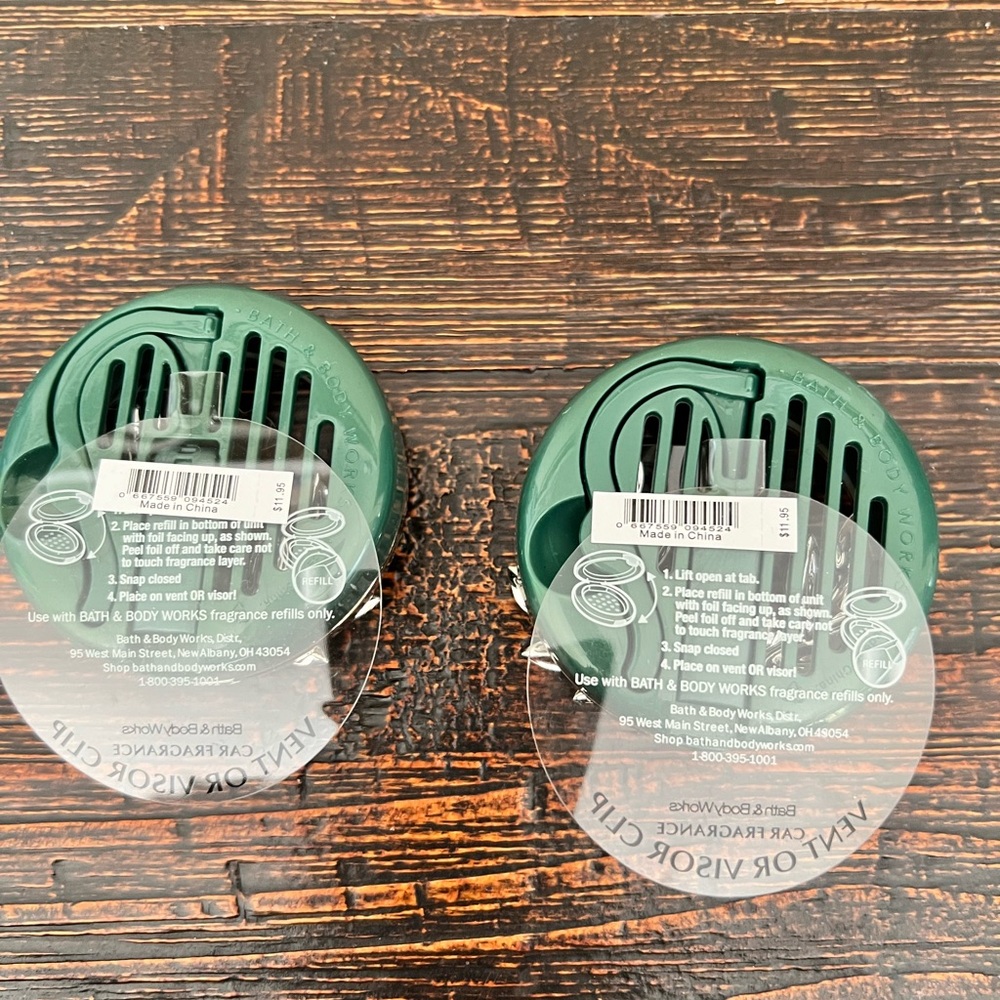 Bundle of two Christmas car fragrance holders! - Picture 2 of 2